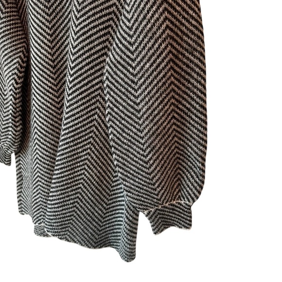 Chevron Pattern Open Front Cardigan Oversized Sweater - Black and White, Small - Picture 6 of 9